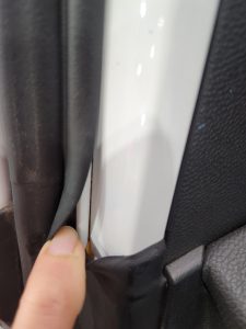 LDV D90 SUV White dah cheong smash repair inspection at centre left
