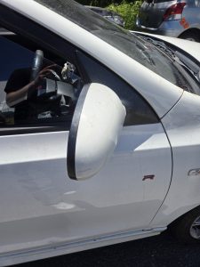 Hyundai I30 smash repair insurance job Dah Cheong Sydney white right mirror