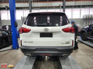 LDV D90 SUV White dah cheong smash repair inspection at centre rear