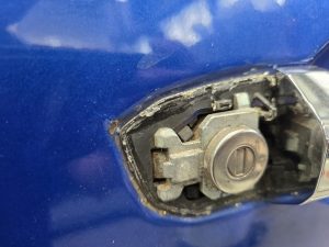 LDV T60 MAX Ute Dah Cheong Smash Repair dent inspection at workshop door handle rust