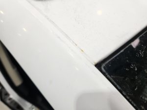 LDV D90 SUV White dah cheong smash repair inspection at centre dent