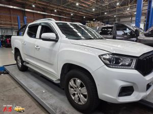 LDV T60 Ute white smash repair dah cheong sydney front right