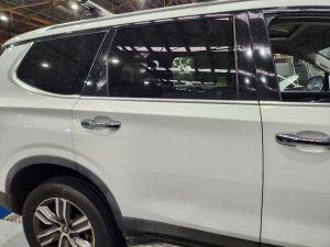 LDV D90 SUV White dah cheong smash repair inspection at centre side