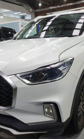 LDV D90 SUV White dah cheong smash repair inspection at centre front
